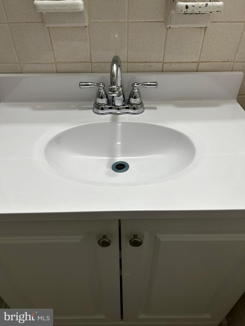 1030 E Lancaster Ave #410 photo 10
