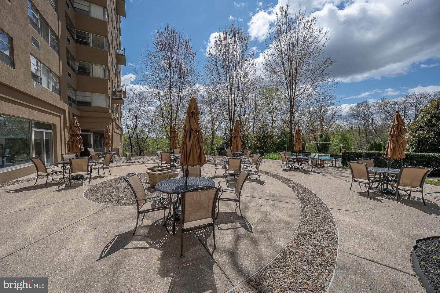 1030 E Lancaster Ave #410 photo 14