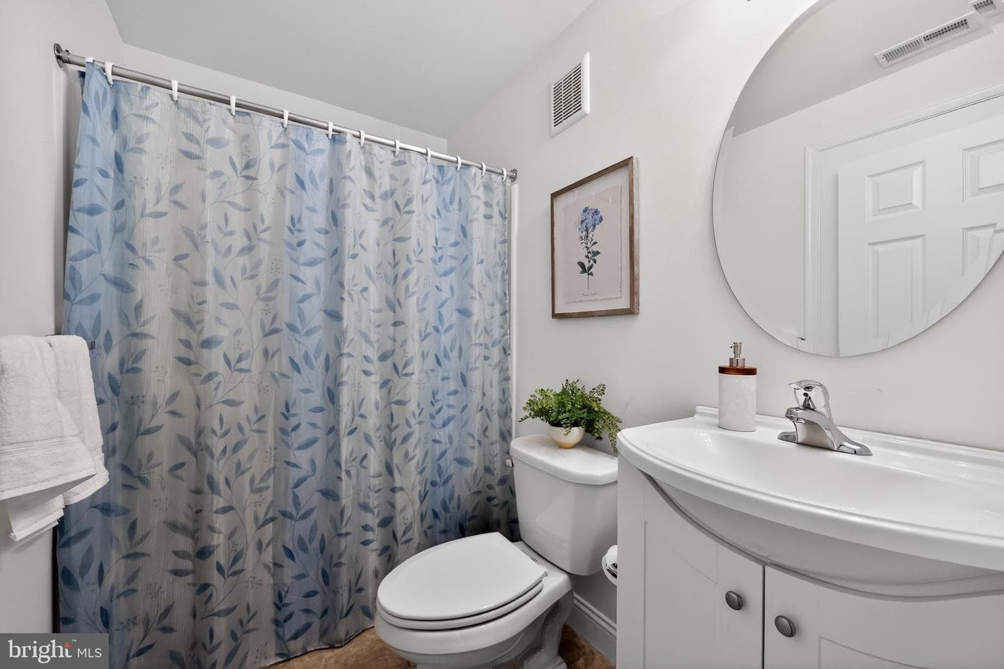 3 Strathmore Court photo 36