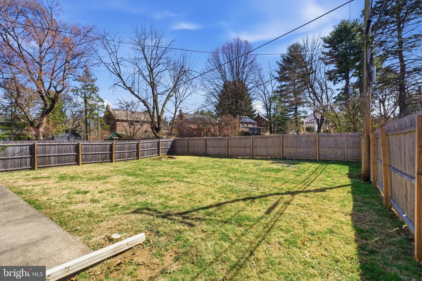 417 Hastings Avenue photo 35