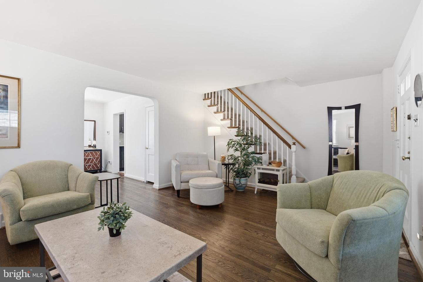 417 Hastings Avenue photo 9