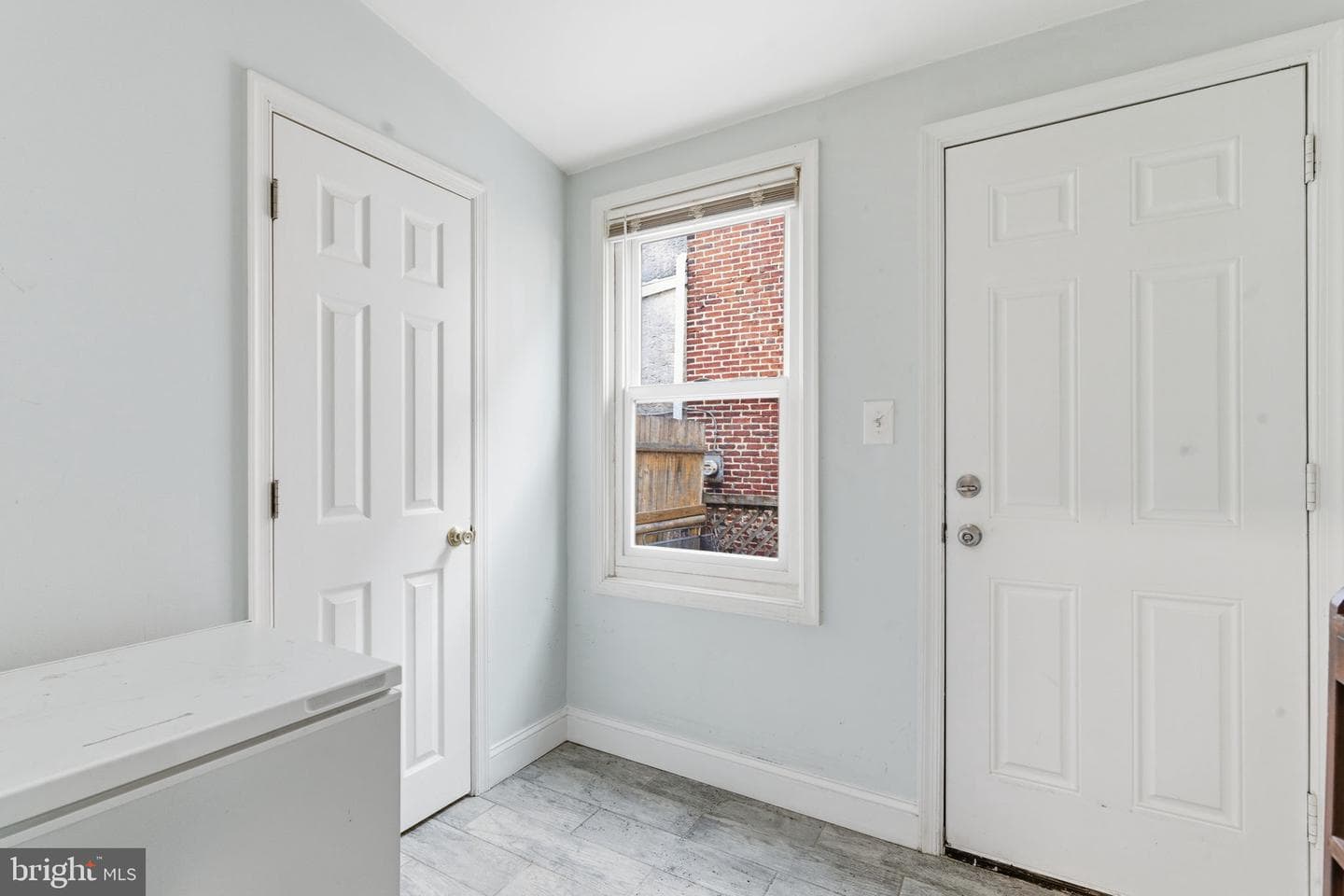 1421 E 11th Street photo 10