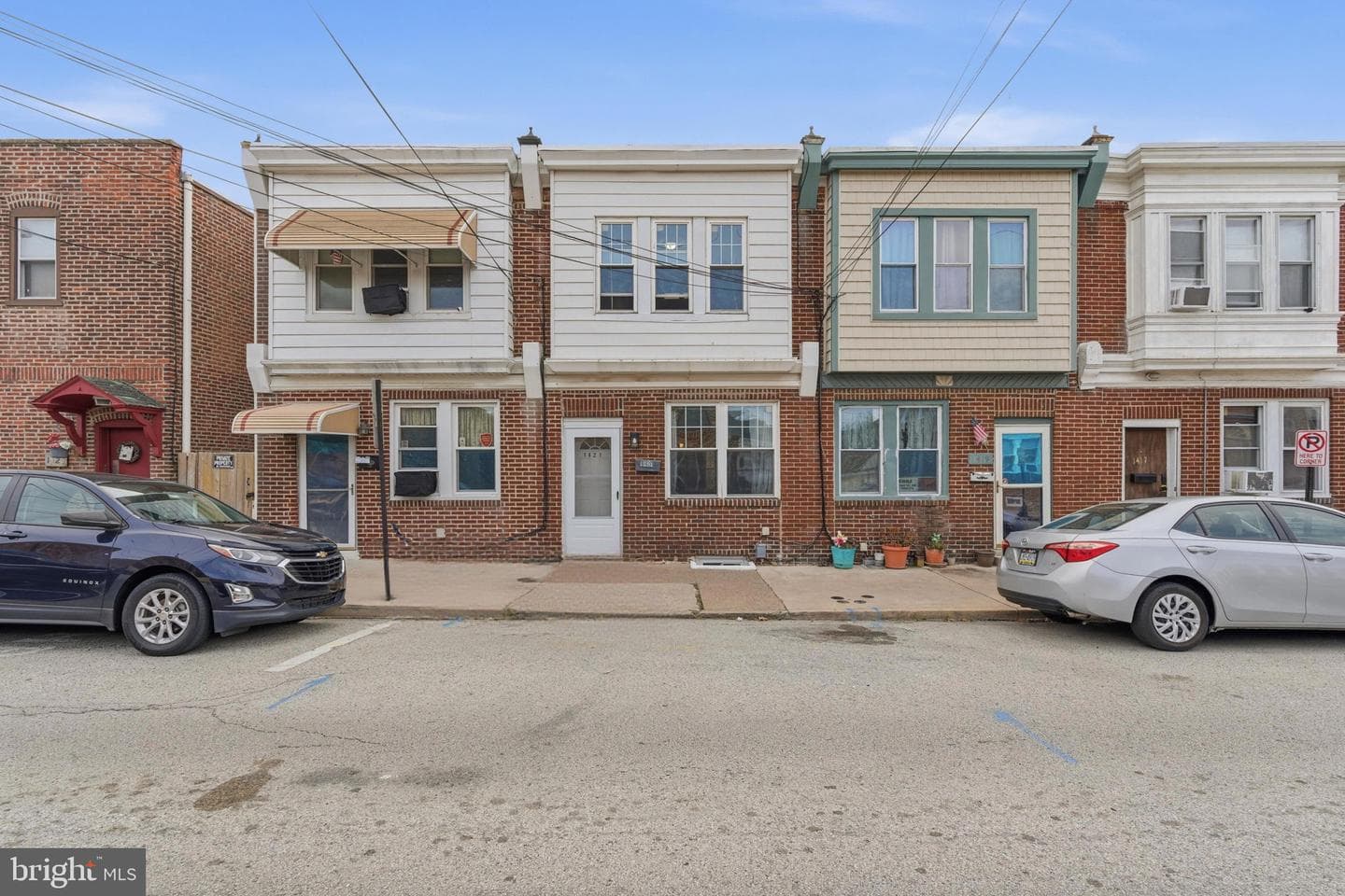 1421 E 11th Street photo 2
