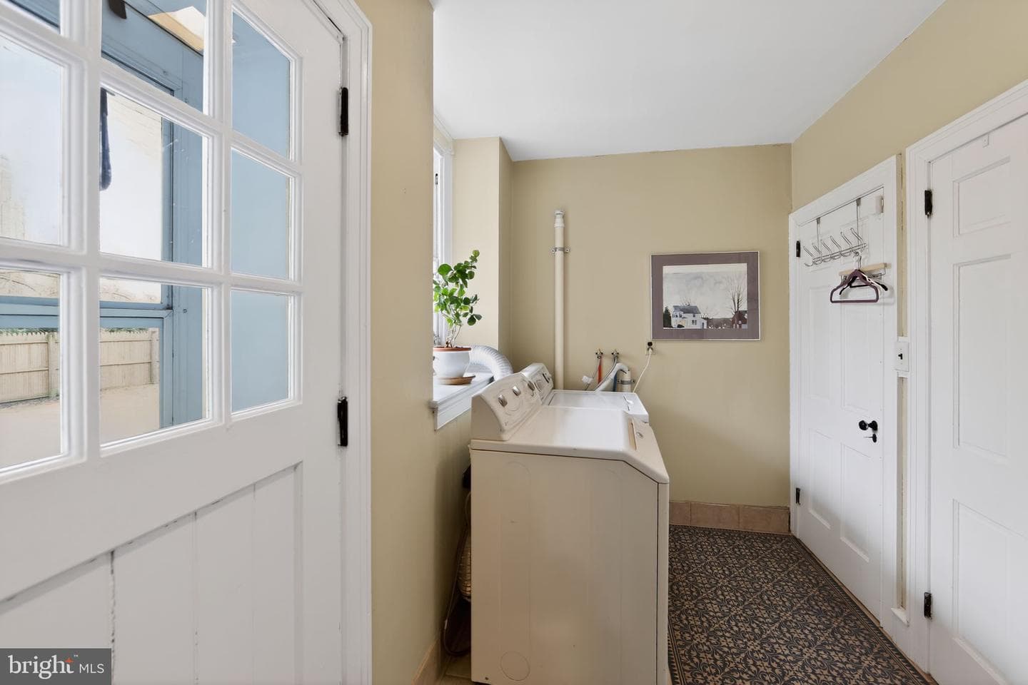 306 Windsor Avenue photo 31