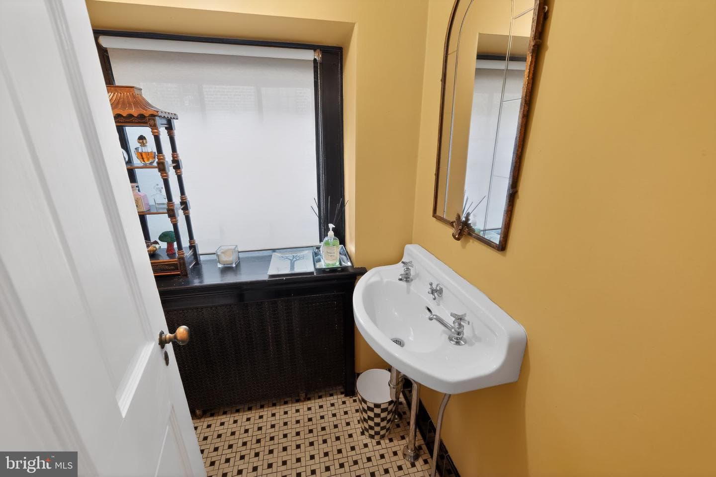 306 Windsor Avenue photo 9