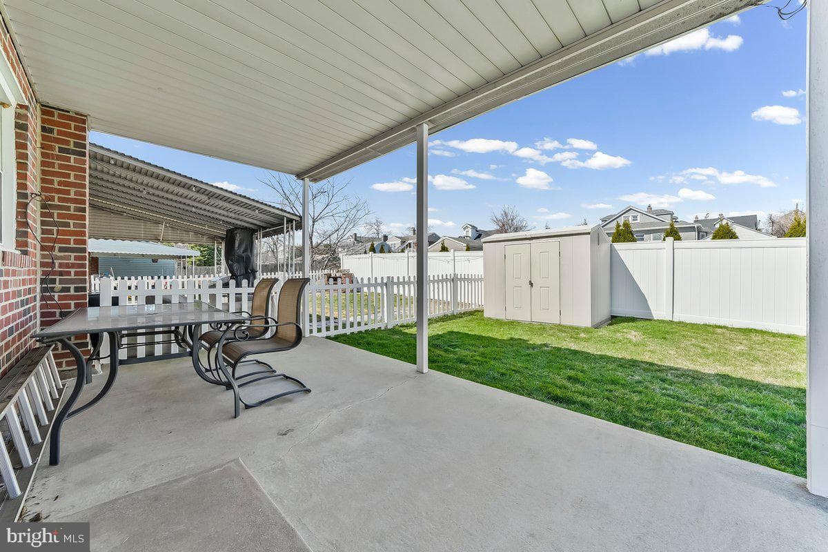 215 Riverview Avenue photo 32