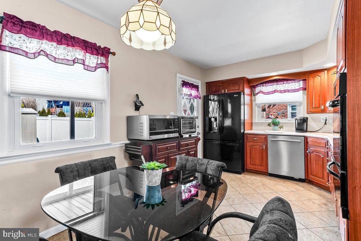 215 Riverview Avenue photo 8
