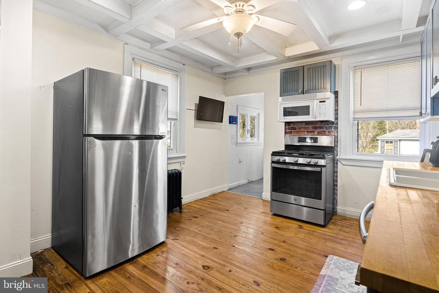 81 Price Avenue photo 6