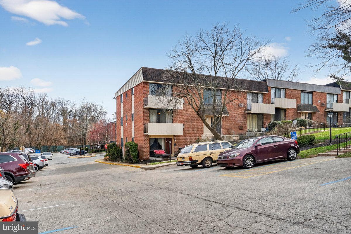 100 E Glenolden Avenue #o-1