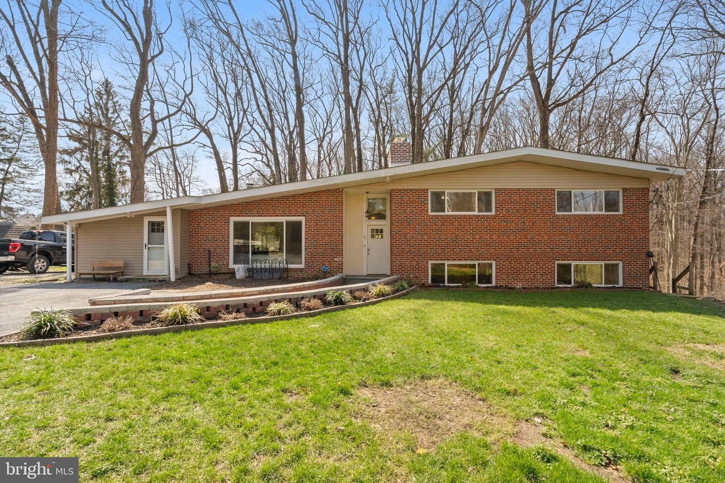 352 S New Middletown Road photo 2