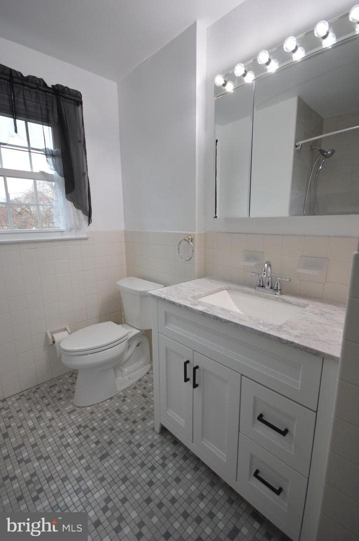417 Tasker Street photo 23