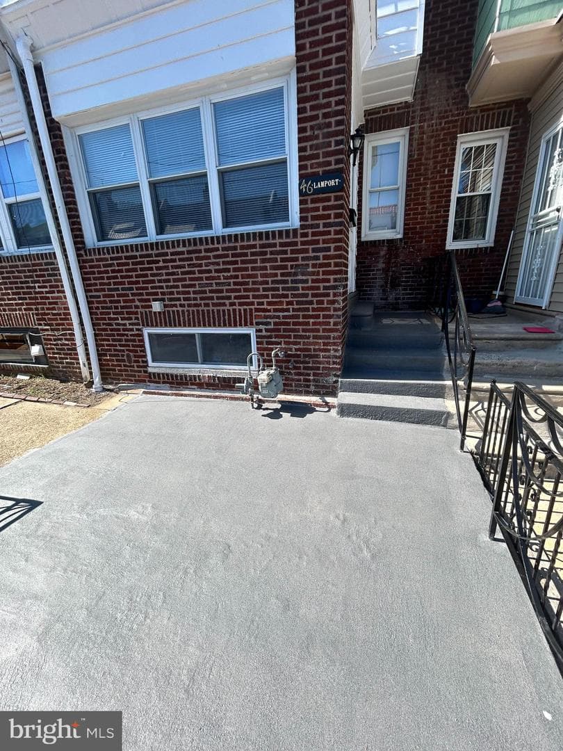 46 Lamport Road photo 3
