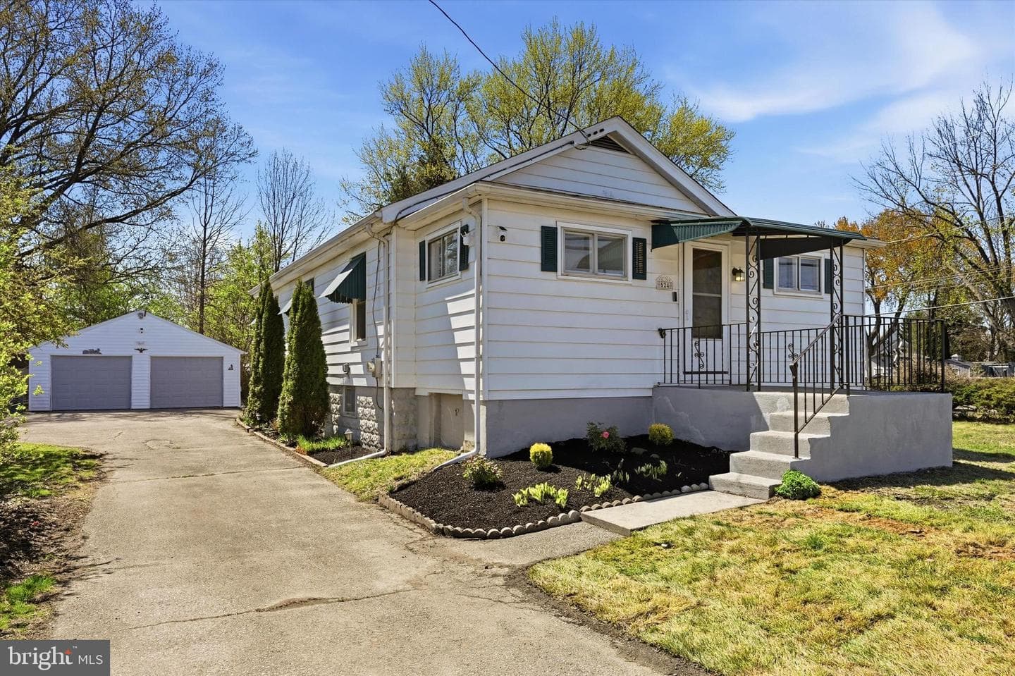 524 Bethel Avenue, Aston