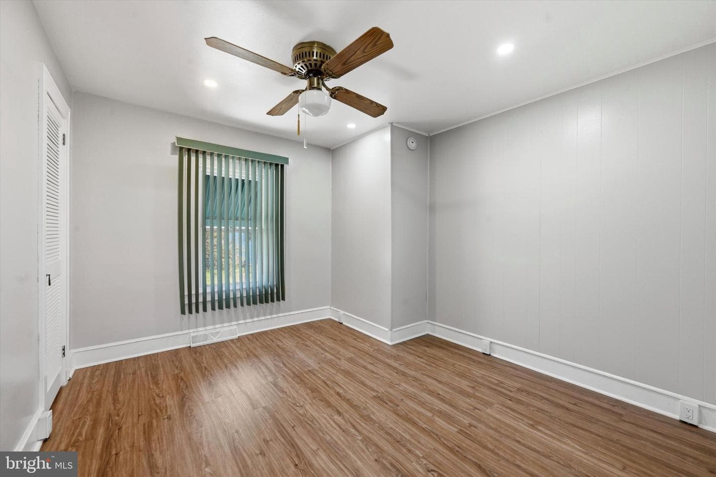524 Bethel Avenue photo 13