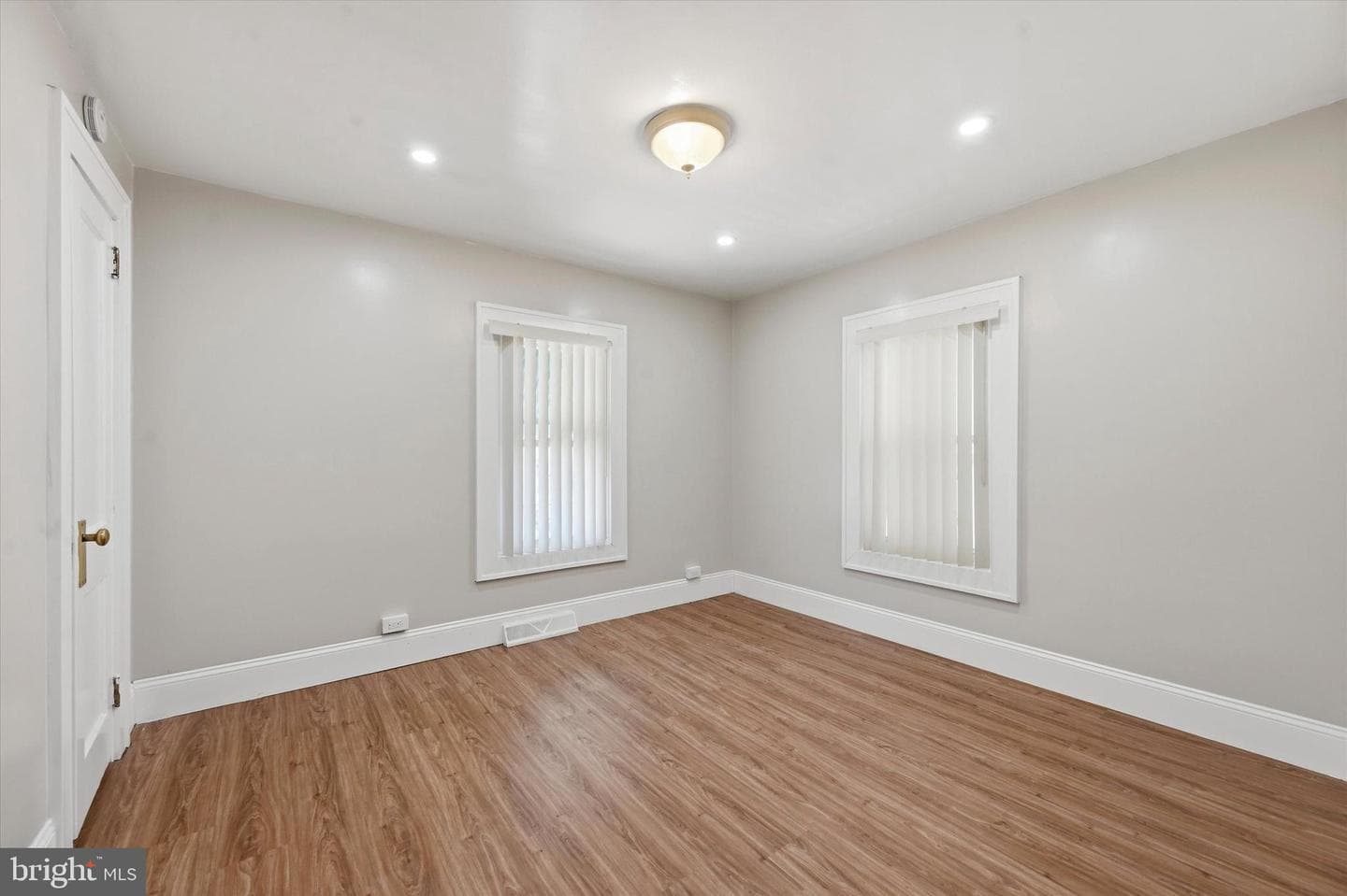524 Bethel Avenue photo 15