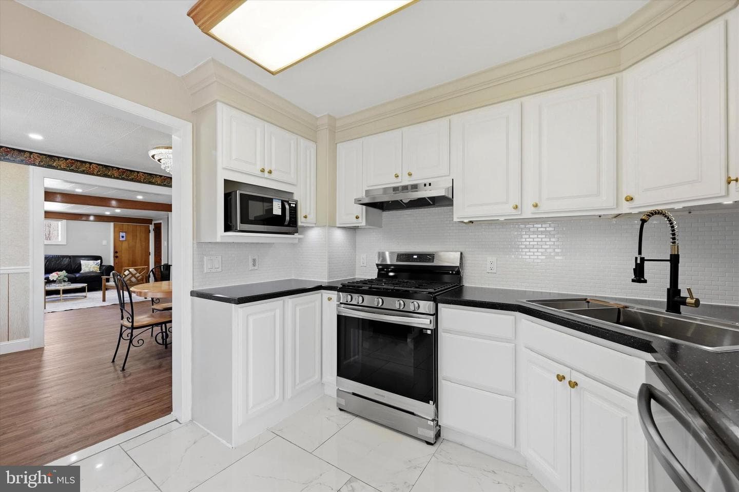 524 Bethel Avenue photo 6