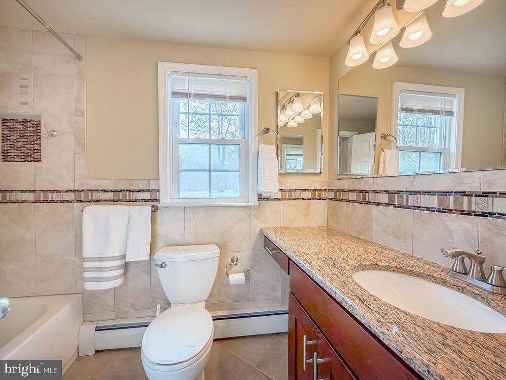 221 Foxcroft Road photo 38