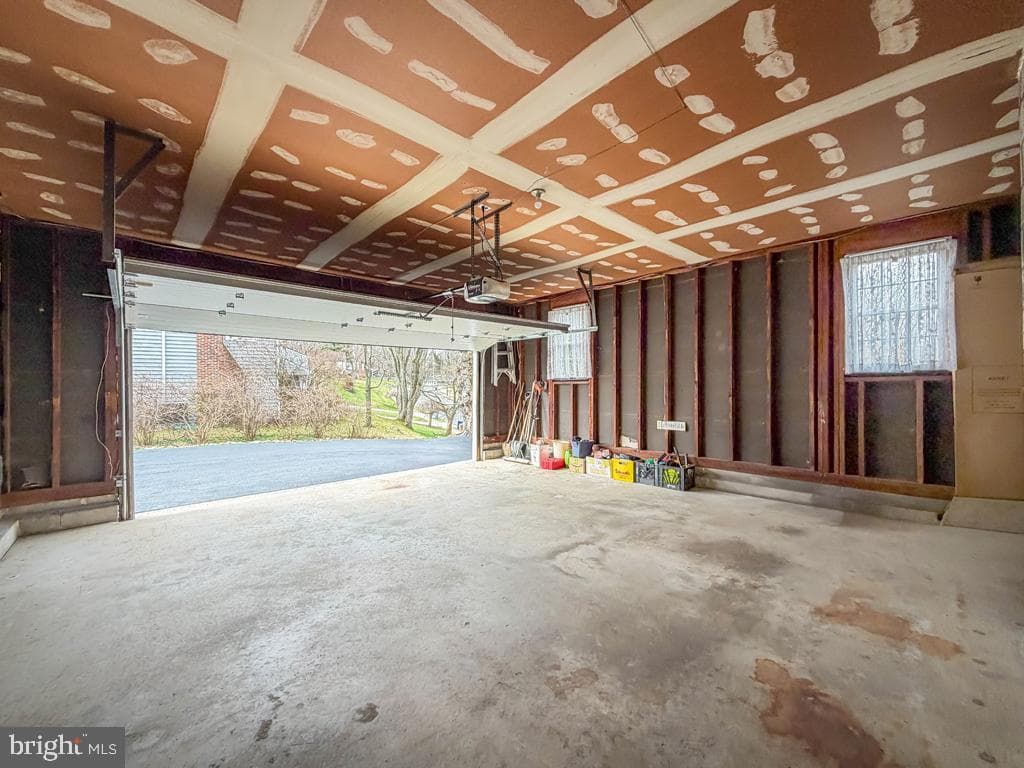 221 Foxcroft Road photo 44