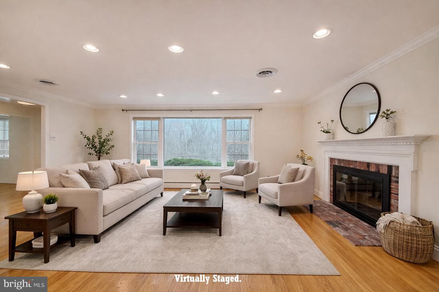 221 Foxcroft Road photo 8