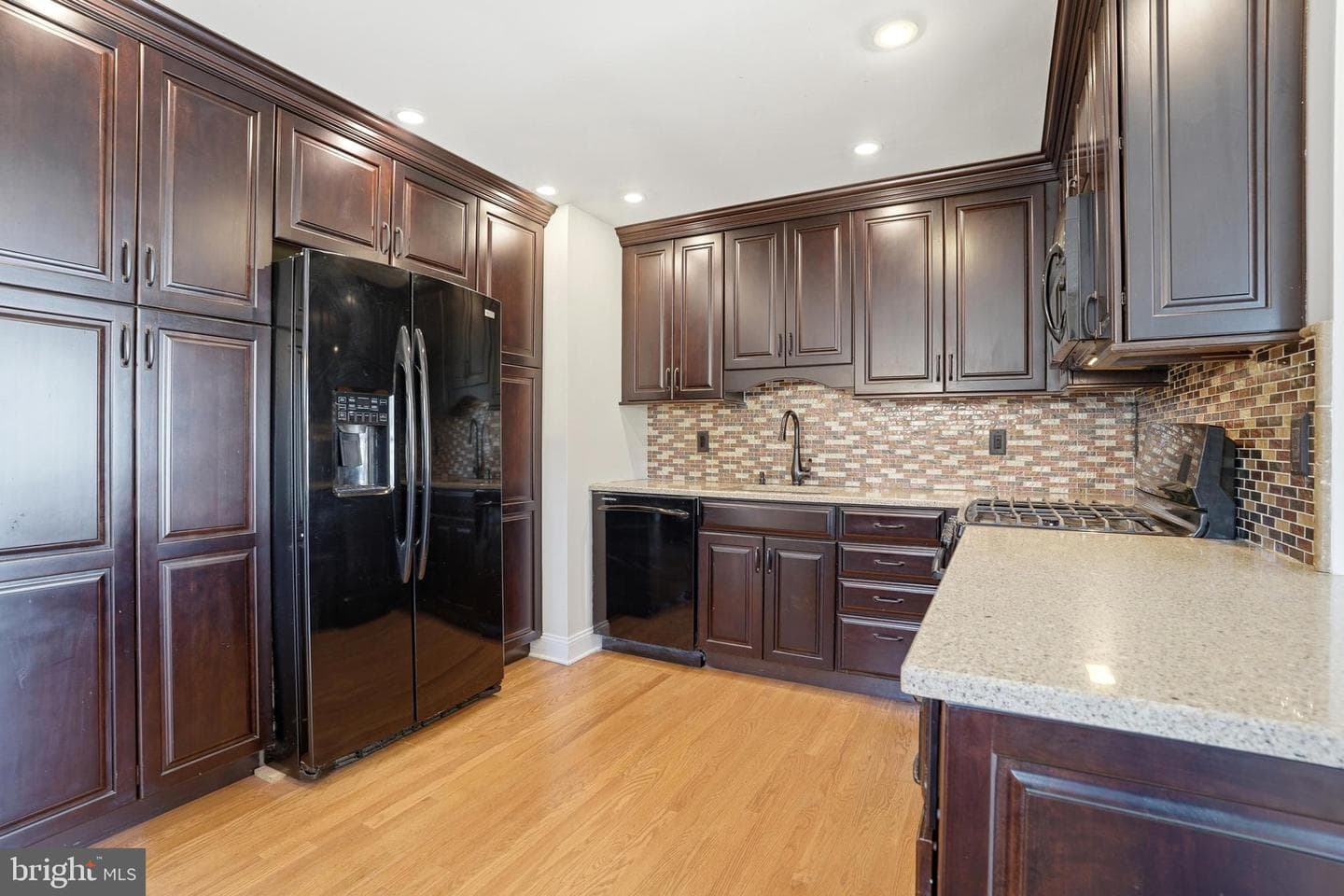 109 Donnelly Avenue photo 11