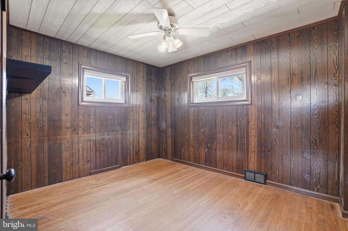 109 Donnelly Avenue photo 16