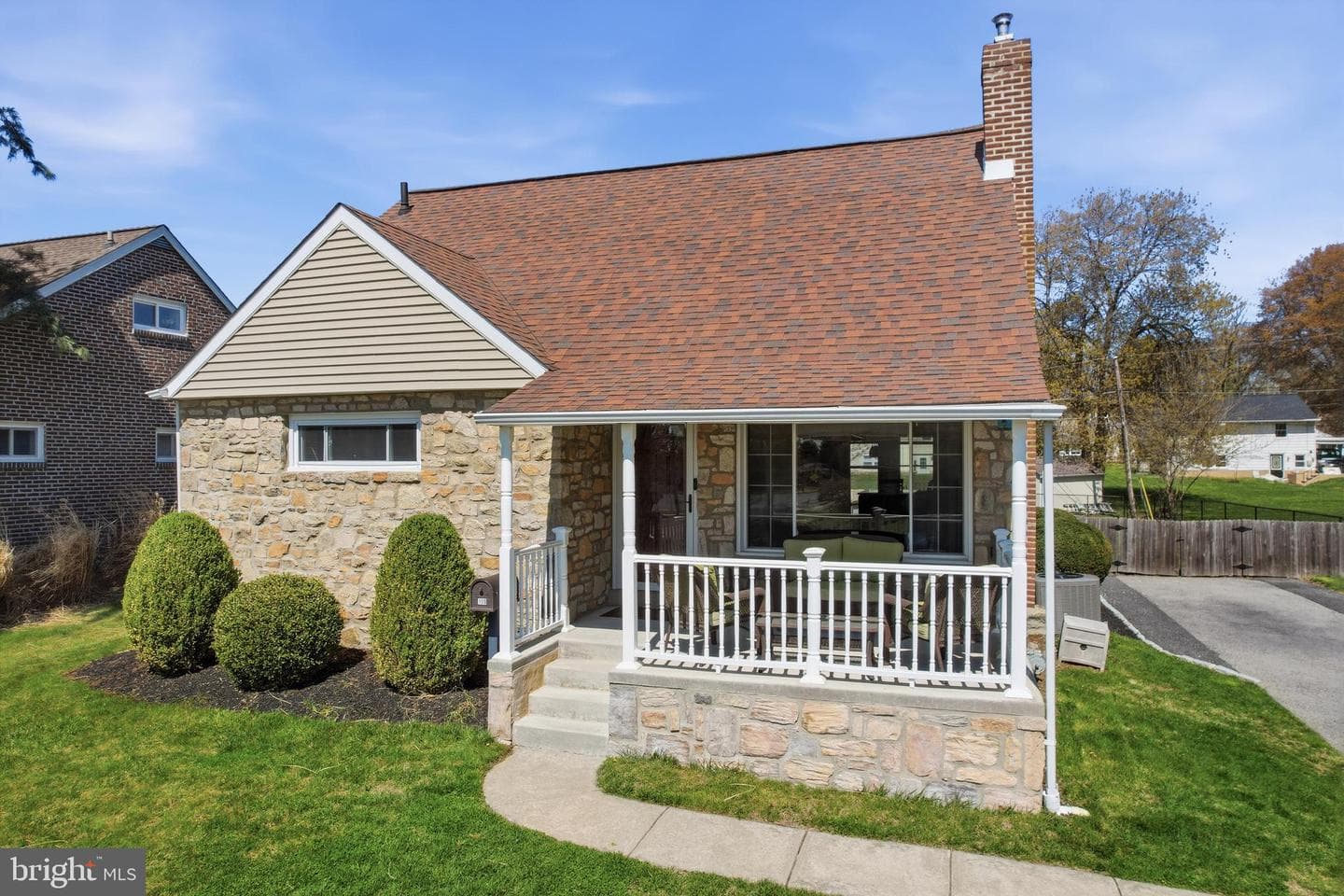 109 Donnelly Avenue photo 3