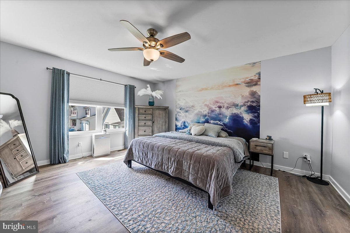 605 Barclay Circle photo 18