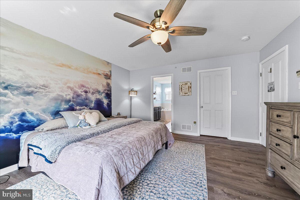 605 Barclay Circle photo 19