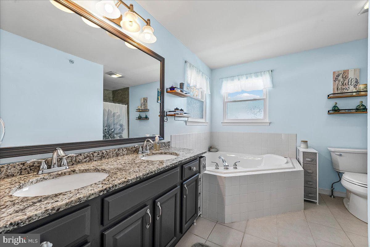 605 Barclay Circle photo 21