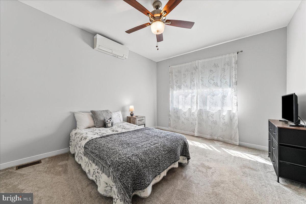 605 Barclay Circle photo 24