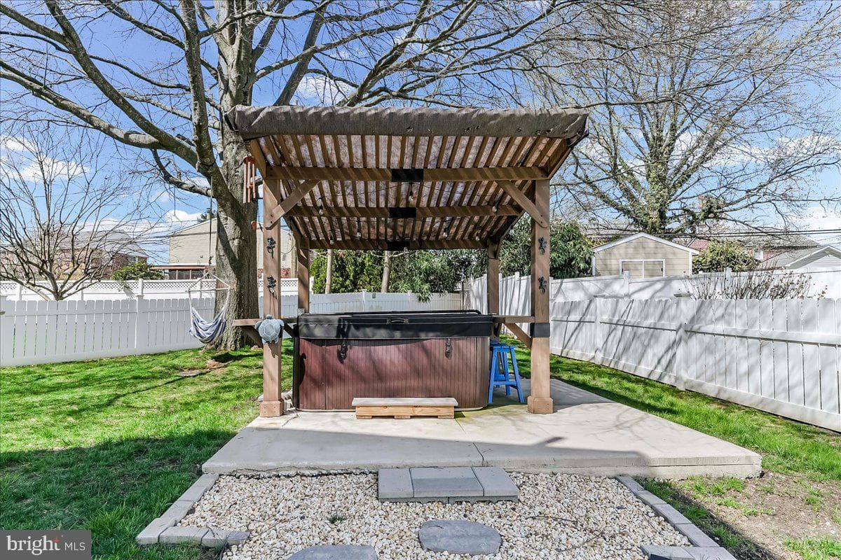 605 Barclay Circle photo 29