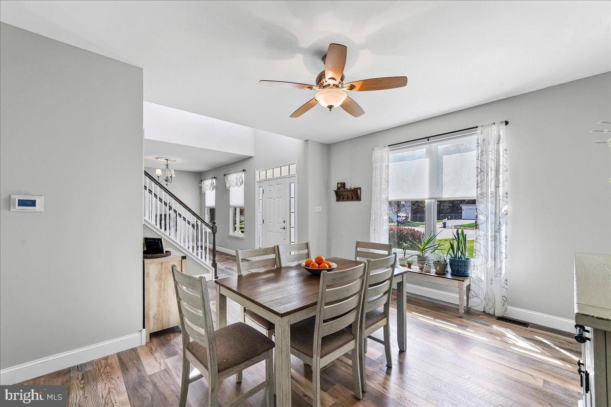 605 Barclay Circle photo 6