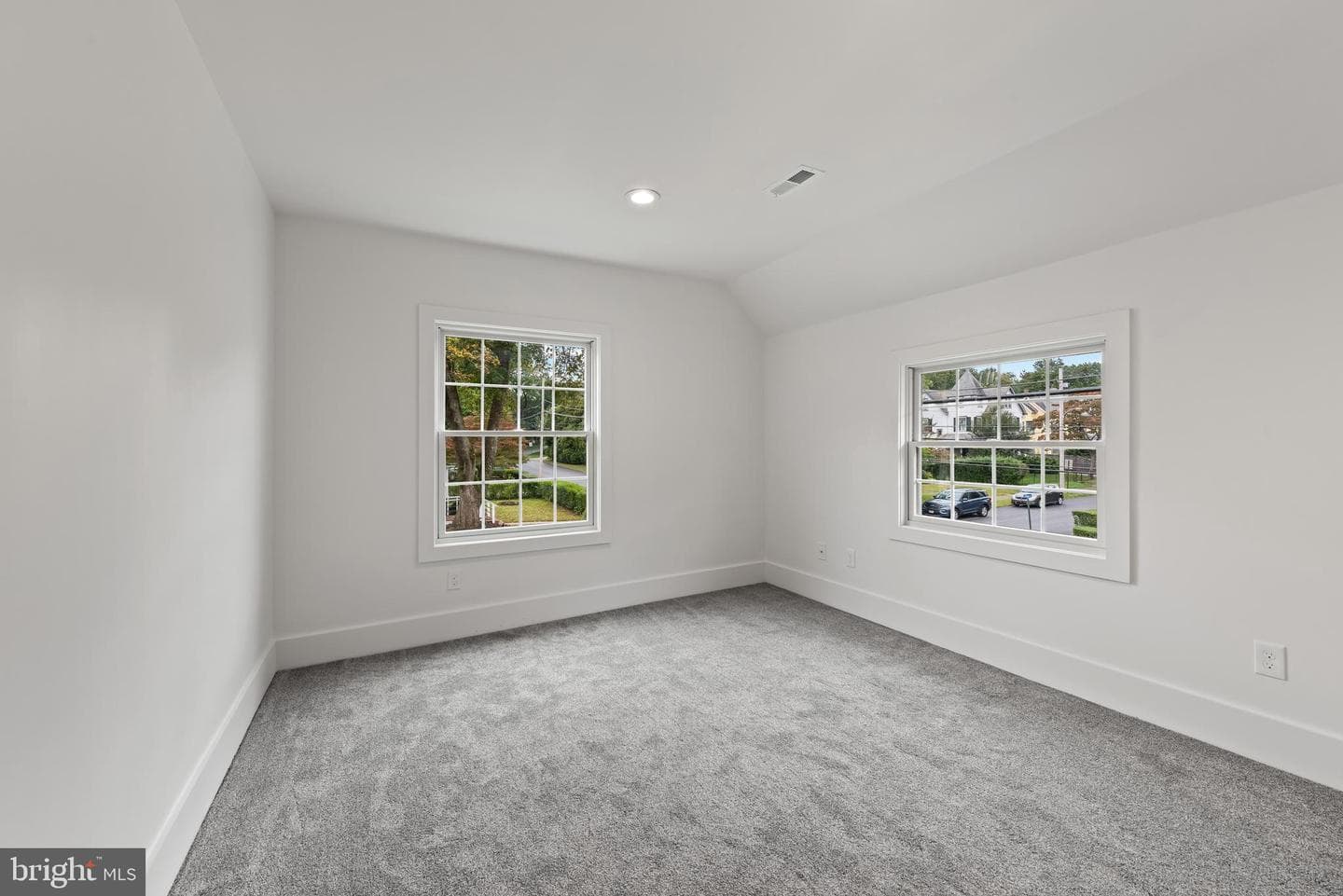 118 W Beechtree Lane photo 21
