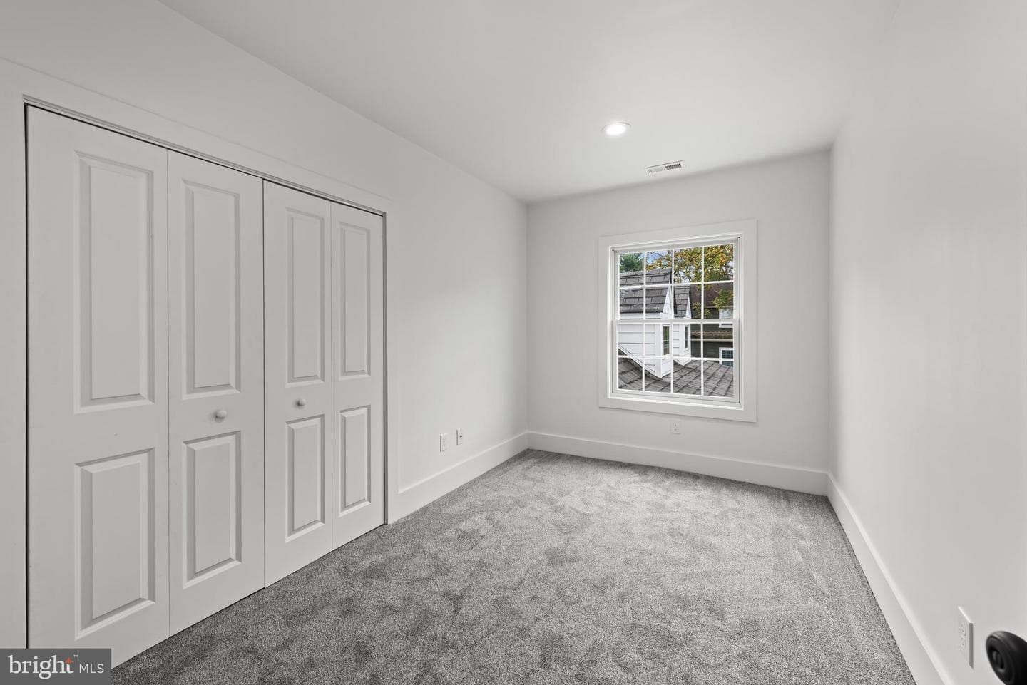 118 W Beechtree Lane photo 25