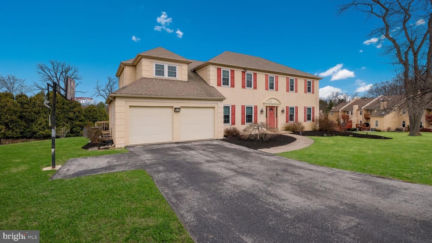 74 Hargrave Lane photo 3