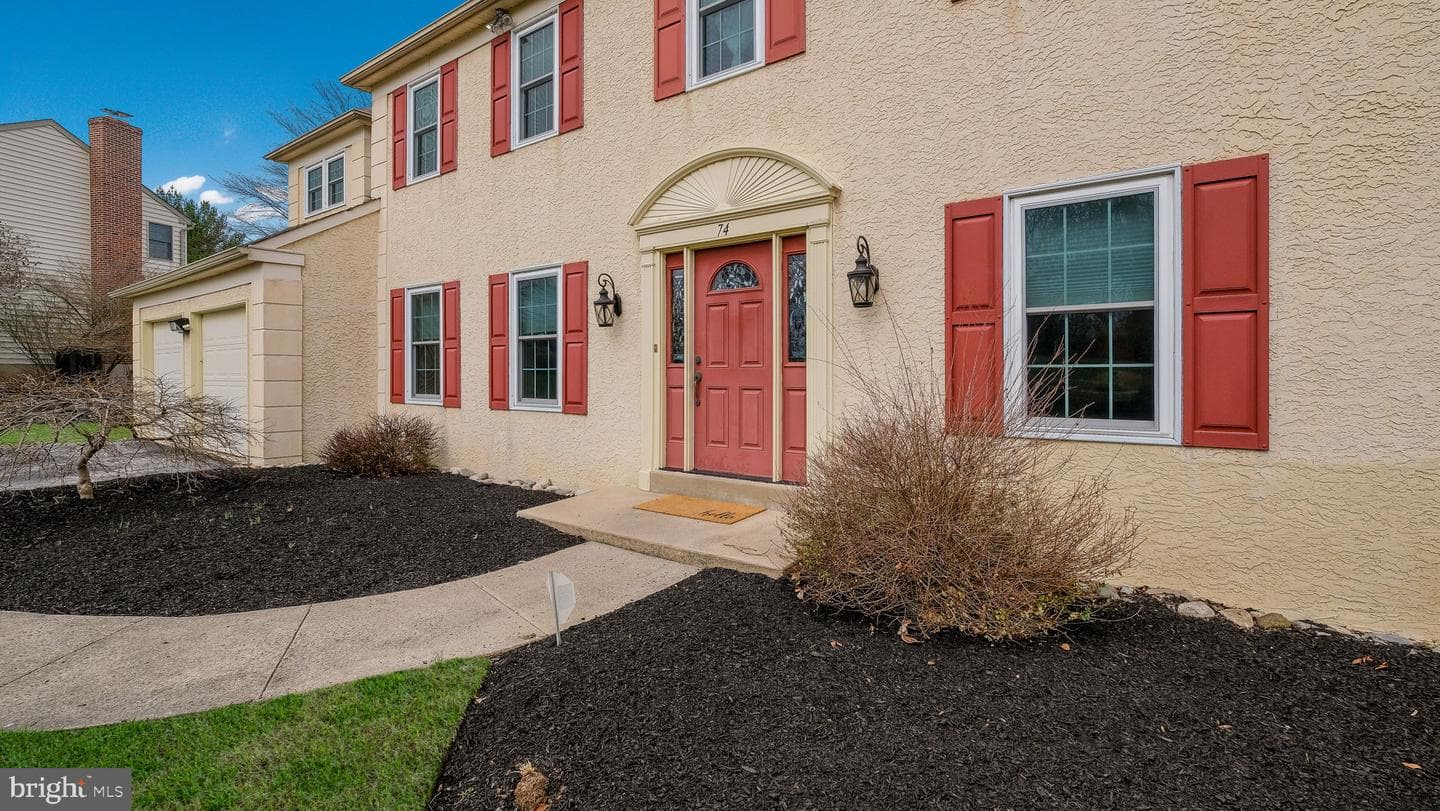 74 Hargrave Lane photo 4