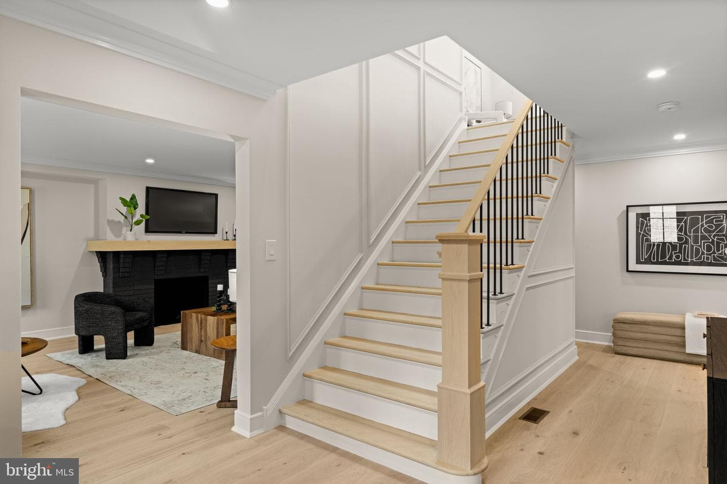 33 W Ardmore Avenue photo 19