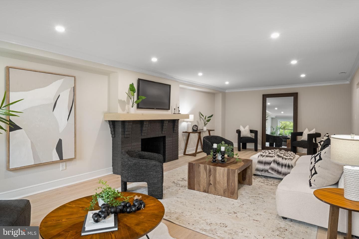 33 W Ardmore Avenue photo 20