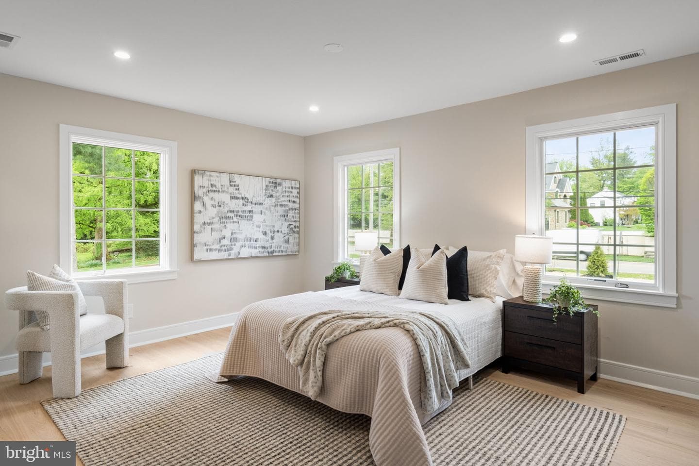 33 W Ardmore Avenue photo 66