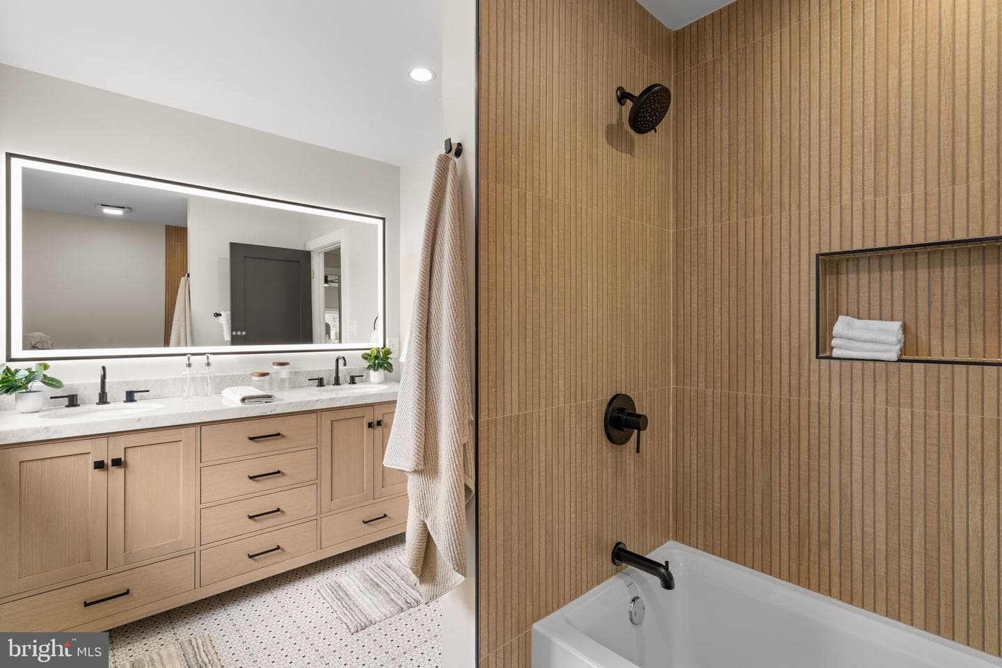 33 W Ardmore Avenue photo 76