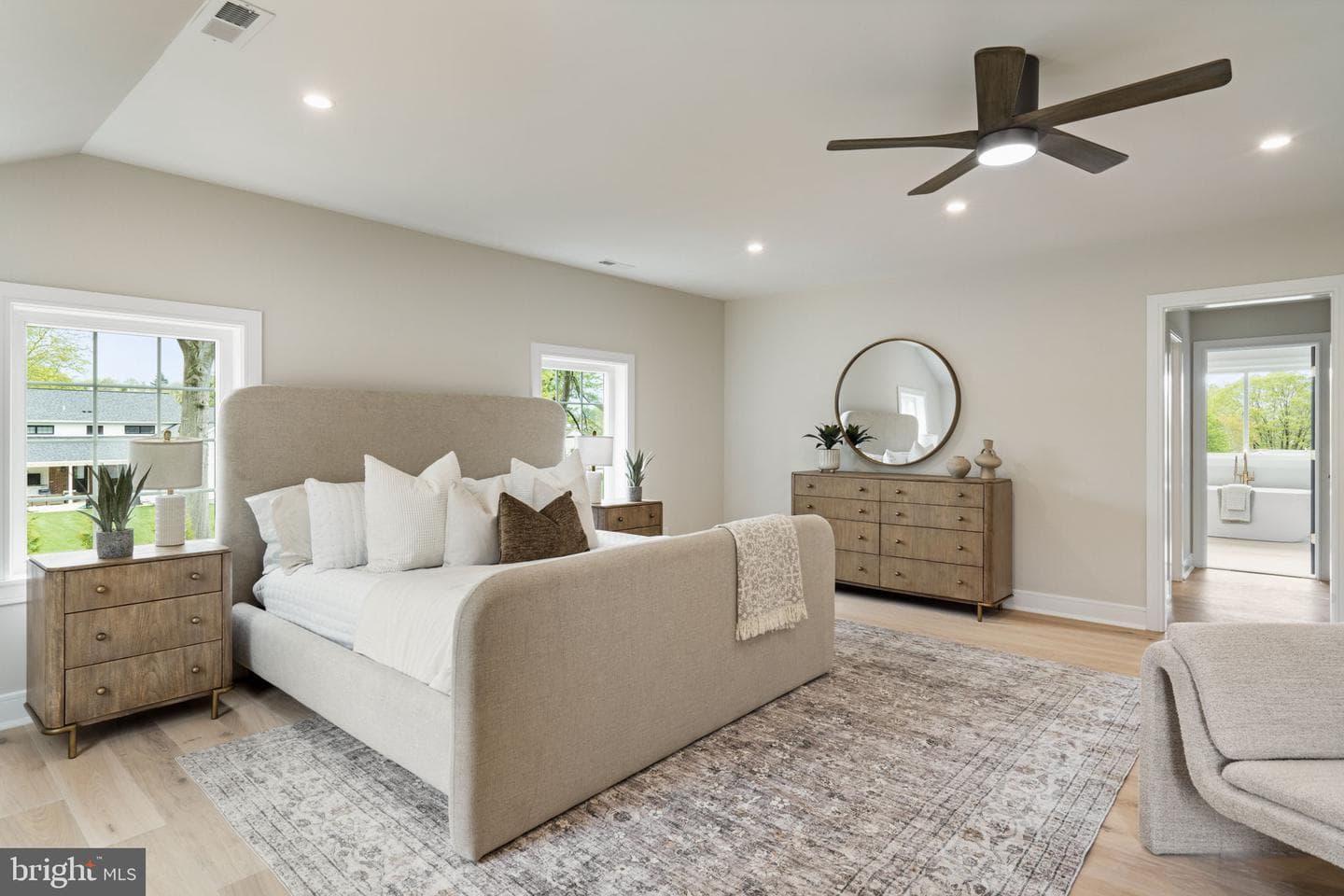 33 W Ardmore Avenue photo 86