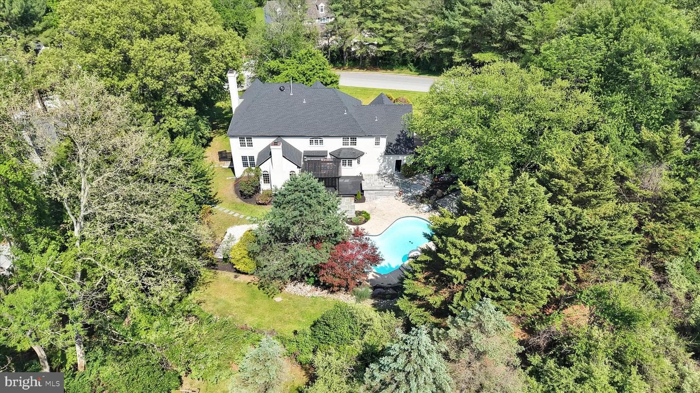 505 S Heilbron Drive photo 4