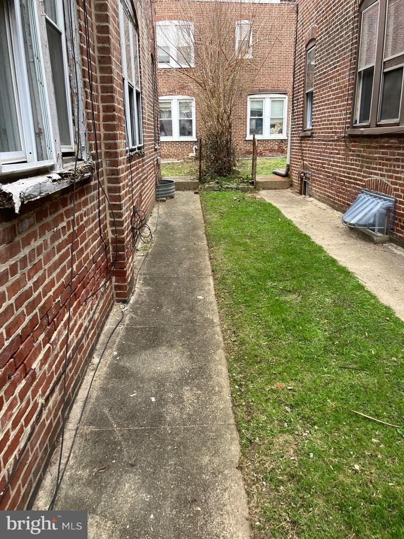 1233 Crosby Street photo 4
