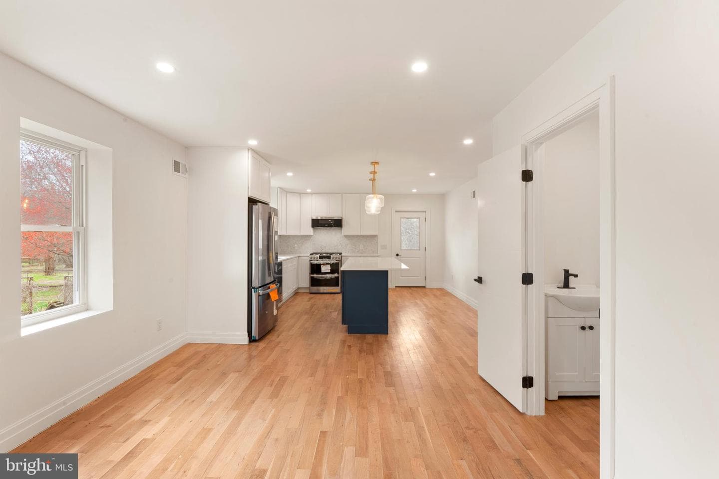 1090 Eddystone Avenue photo 10