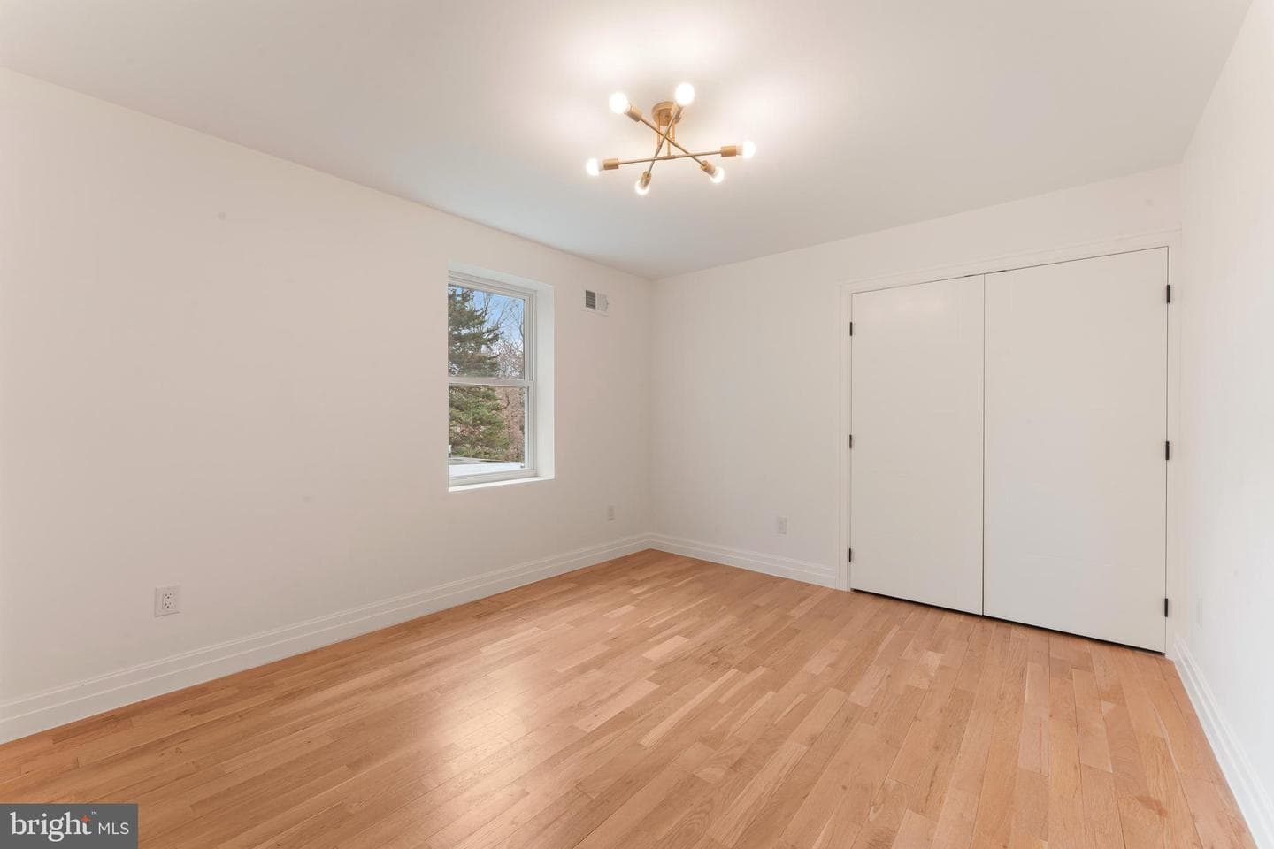 1090 Eddystone Avenue photo 26