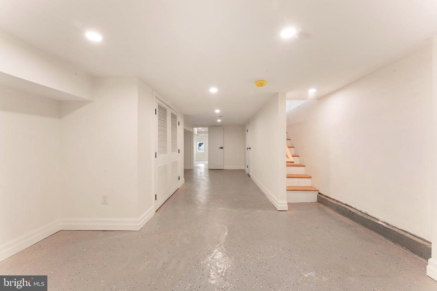 1090 Eddystone Avenue photo 32
