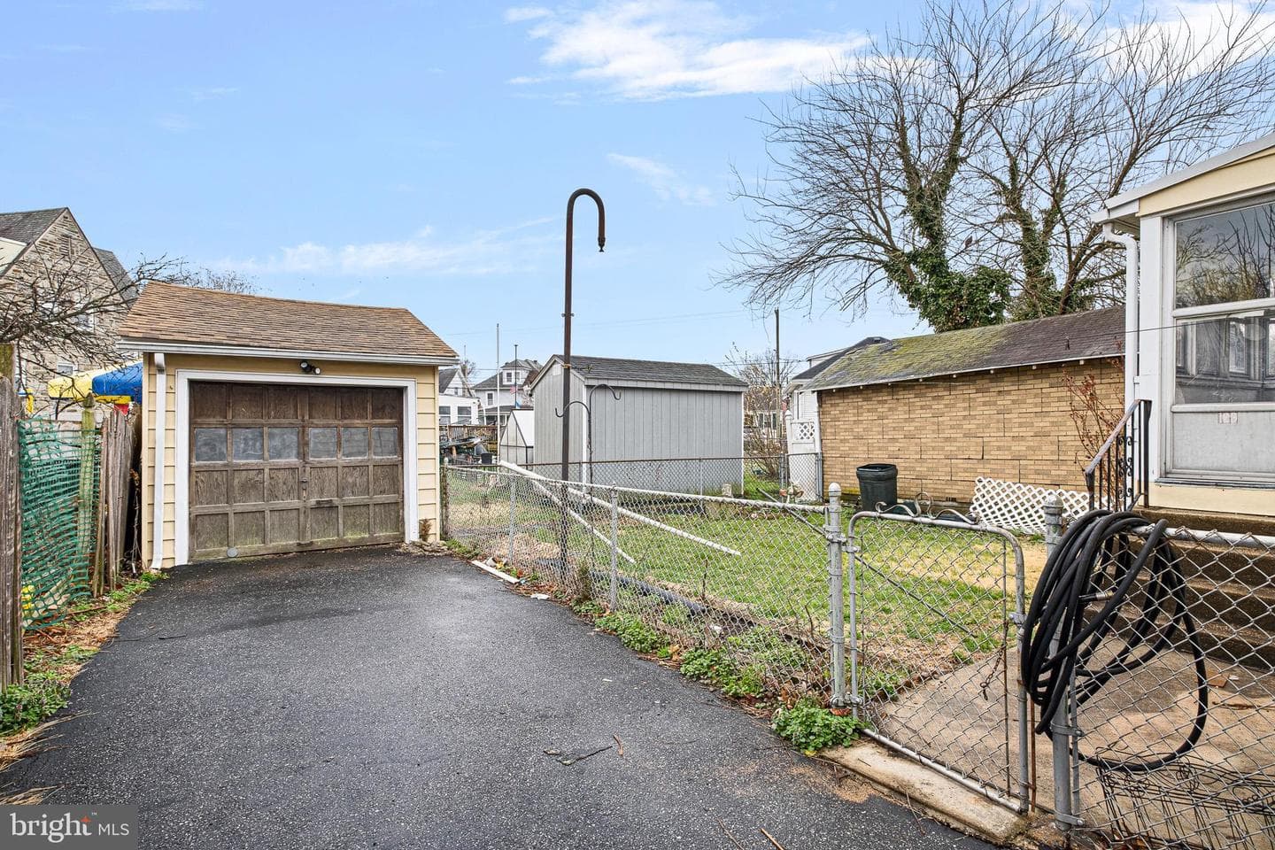 129 W Laughead Avenue photo 4