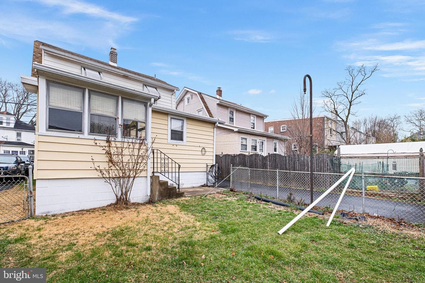 129 W Laughead Avenue photo 5