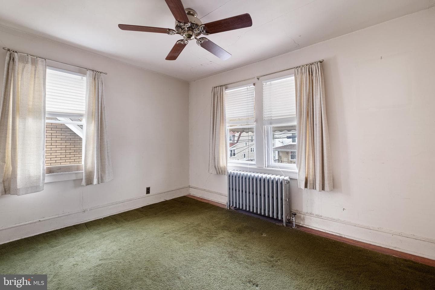 129 W Laughead Avenue photo 7