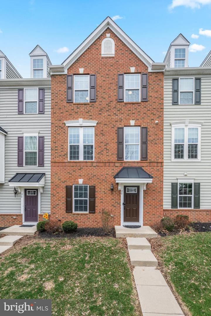 24 Chamberlain Court photo 2